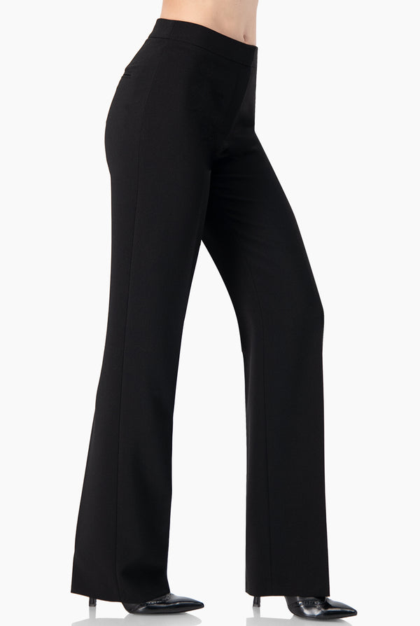 Pantalon en tono negro con cierre