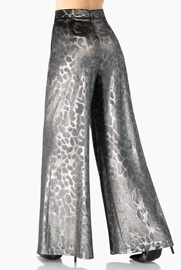 Pantalon amplio tipo palazzo