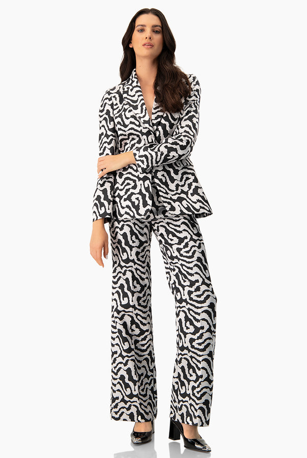 Pantalon recto y cierre en costado