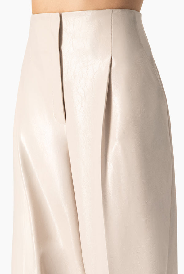 Pantalon amplio liso con bolsillos