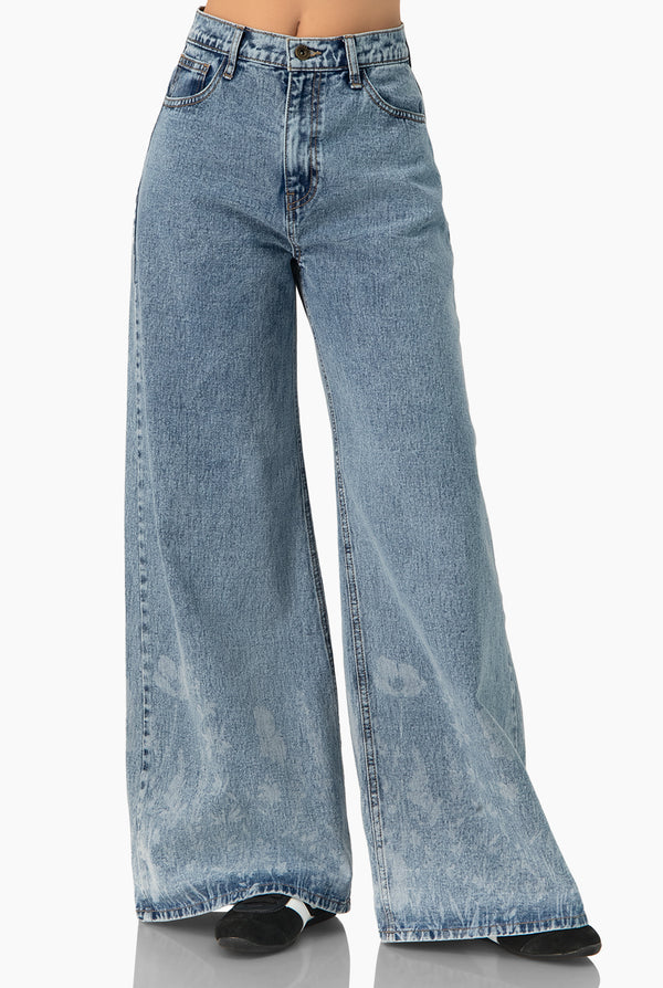 Jeans denim de pierna amplia