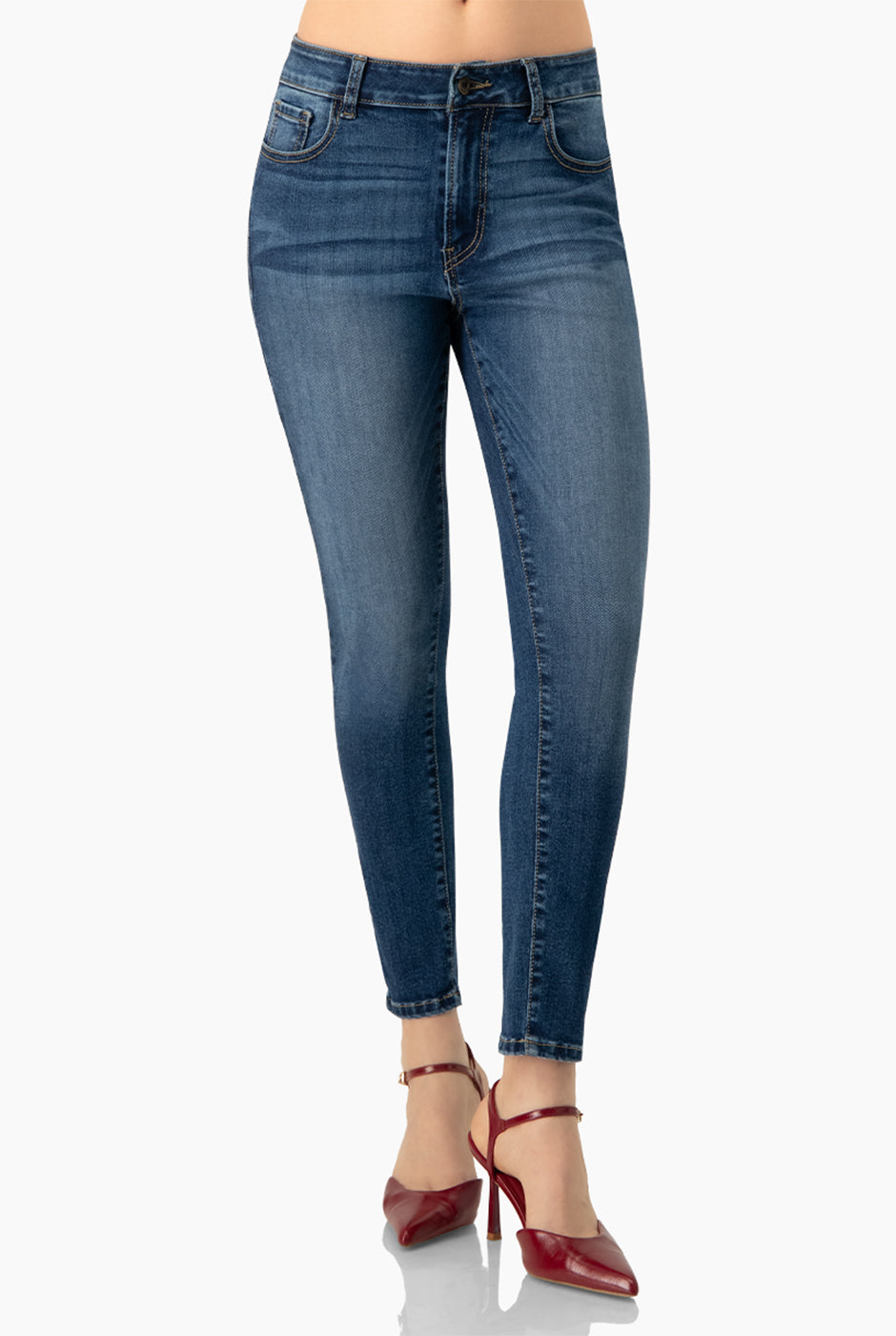 Jeans skinny azul con botón frontal y bolsillos de parche