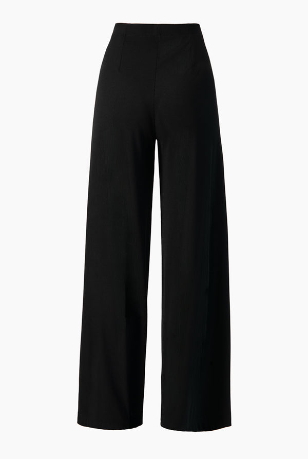 Pantalon amplio en tono negro