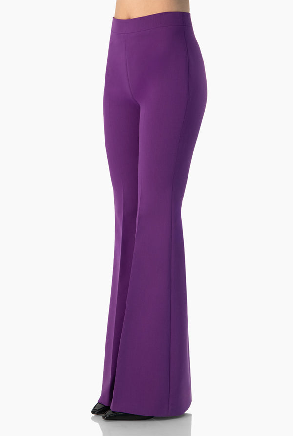 Pantalon acampanado en tono morado