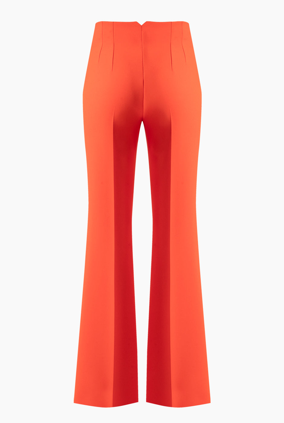 Pantalón acampanado naranja con bolsas y costuras visibles