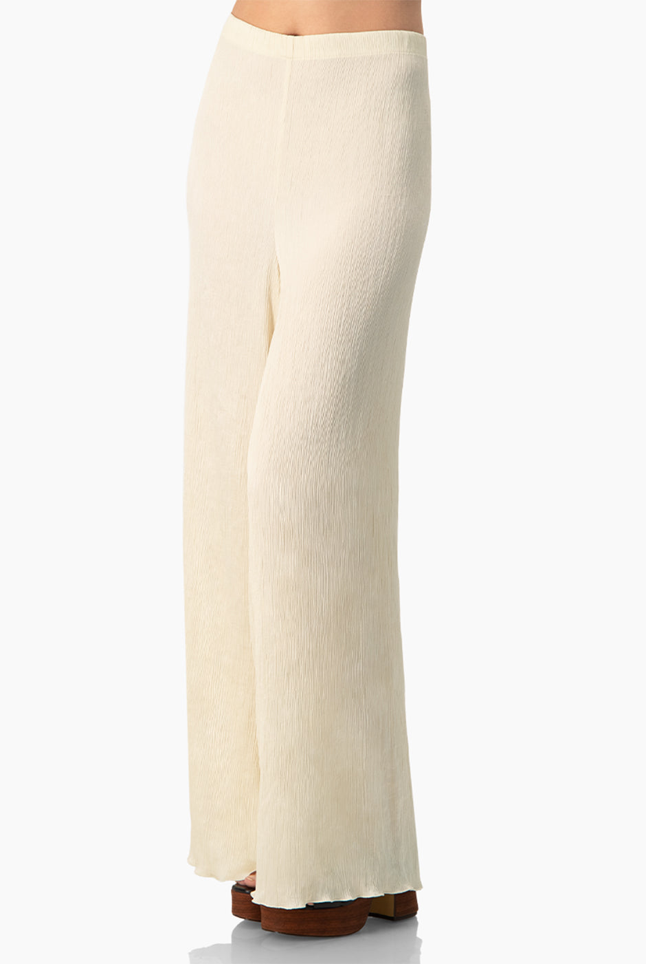 Pantalón amplio marfil plisado sin bolsillos