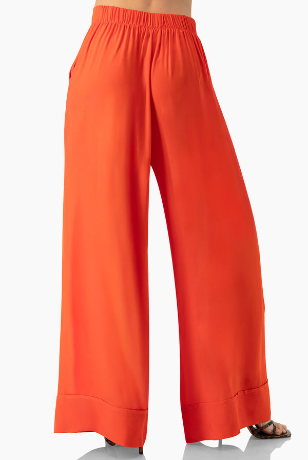 Pantalon naranja de pierna amplia