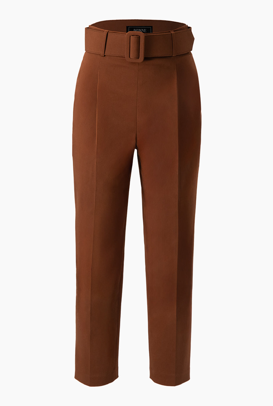 Pantalón recto café con cinturón ancho y bolsillos simulados