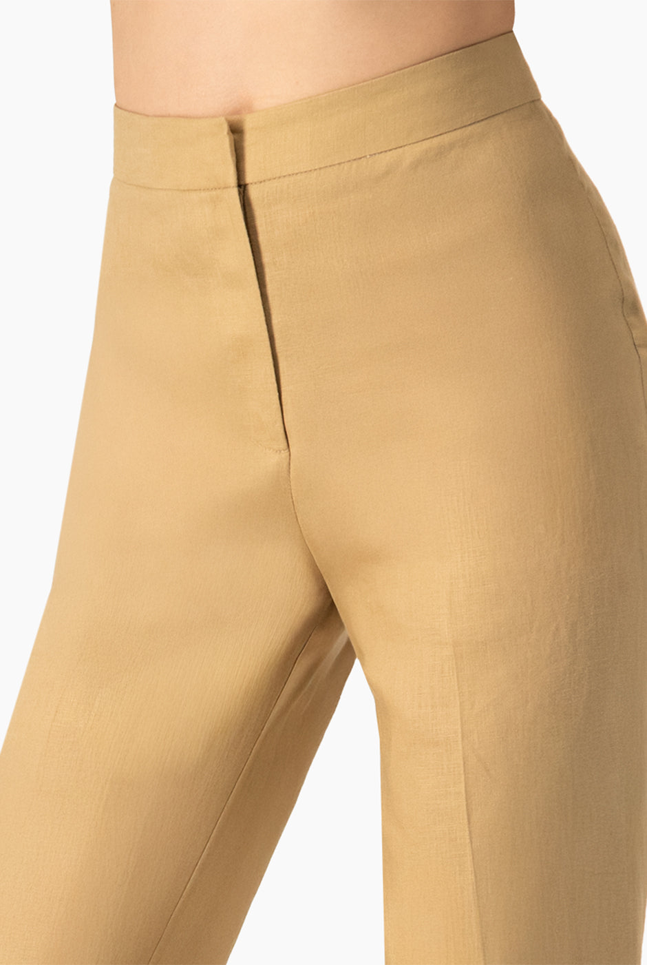 Pantalón beige recto de lino sin bolsillos