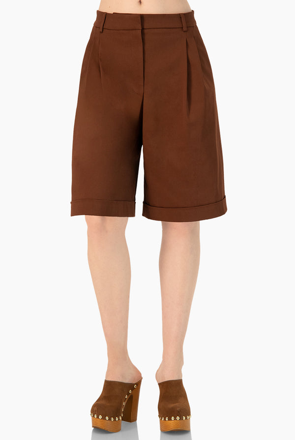 Bermuda lisa con bolsillos