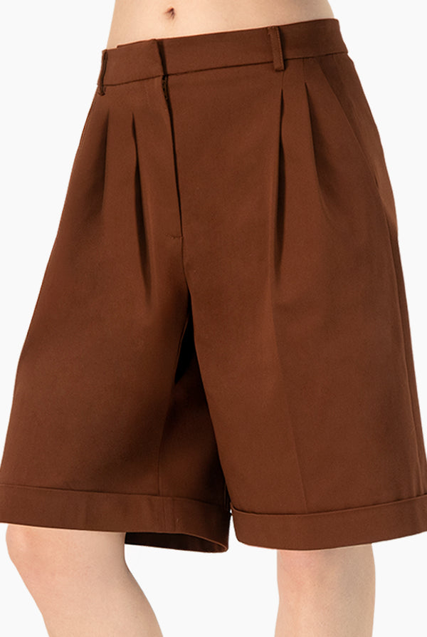 Bermuda lisa con bolsillos