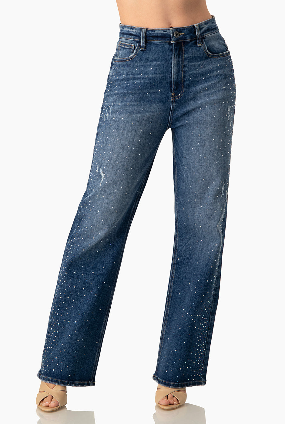 Jeans mom azul con destrucción y estoperol