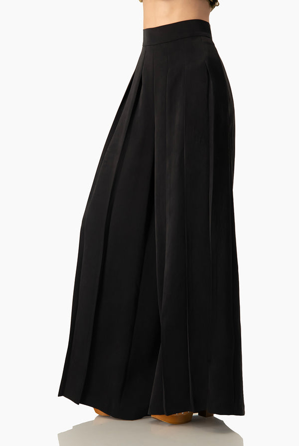 Pantalon pierna ancha con pinzas