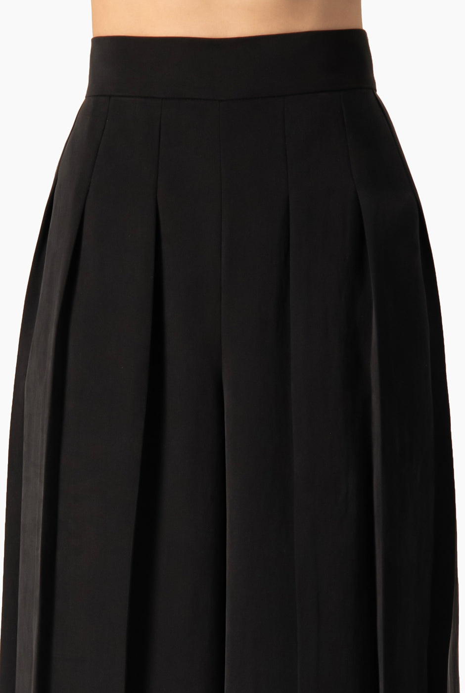 Pantalón palazzo negro con pinzas y bolsillos laterales