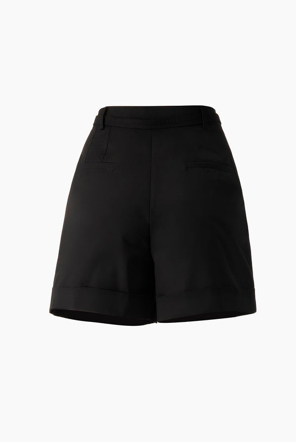 Short negro con pinzas