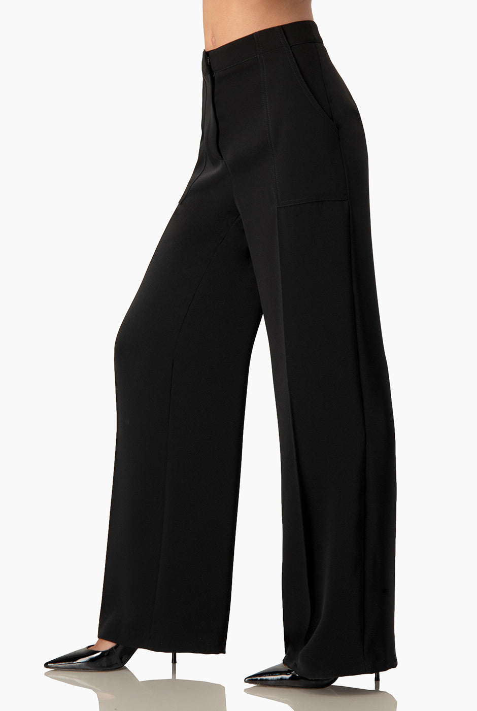 Pantalón negro Ivonne de pierna ancha con bolsillos