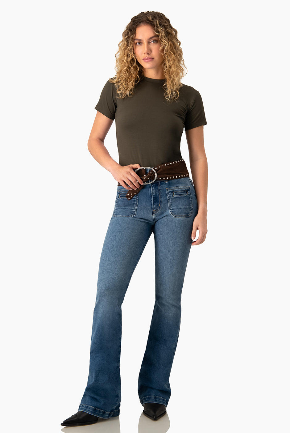 Jeans Ivonne azul marino con doble botón y bolsillos