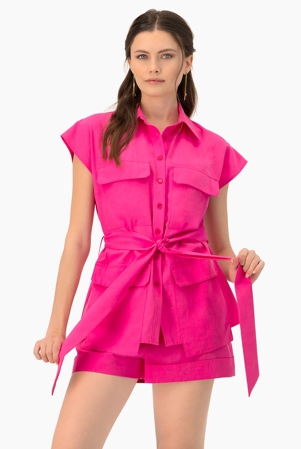 Chaleco fucsia con cinta