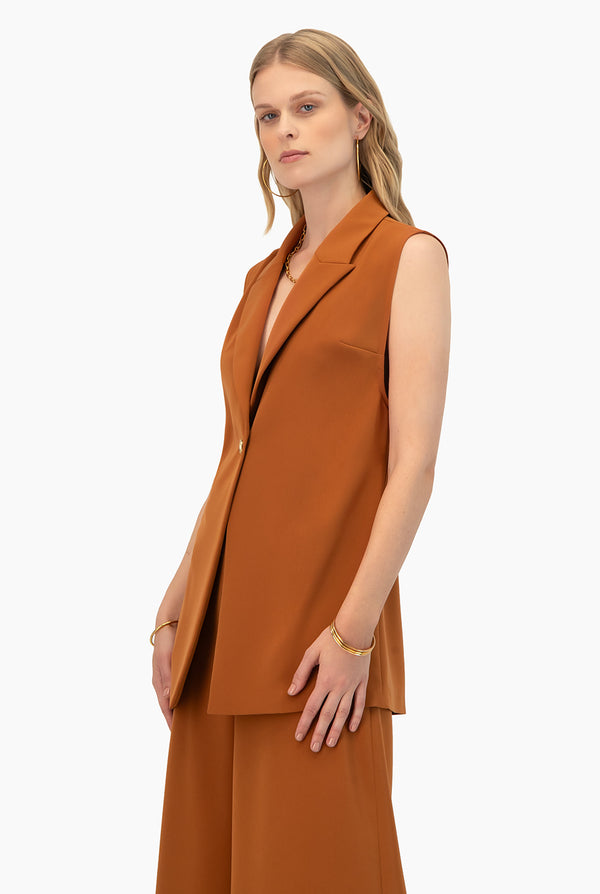 Chaleco sastreado de un boton