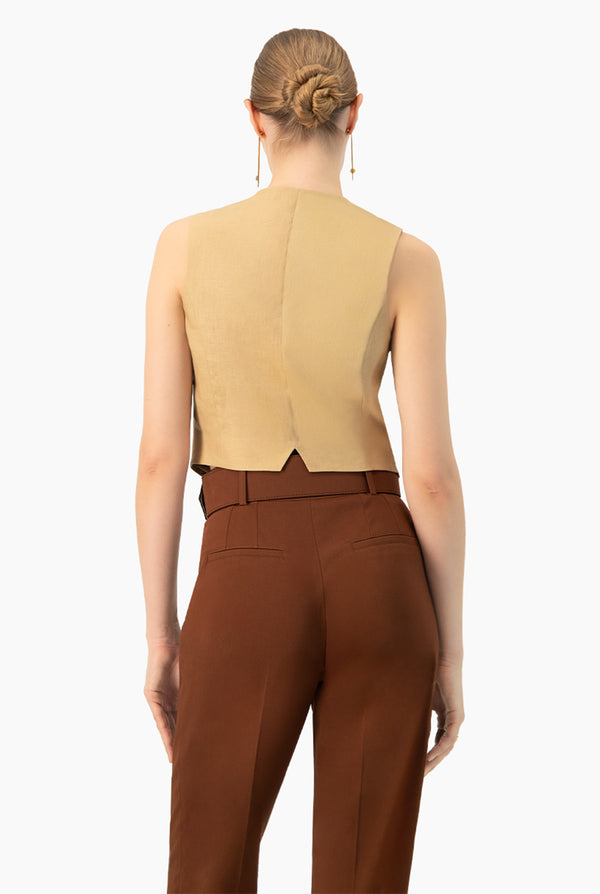 Chaleco con bolsillos simulados