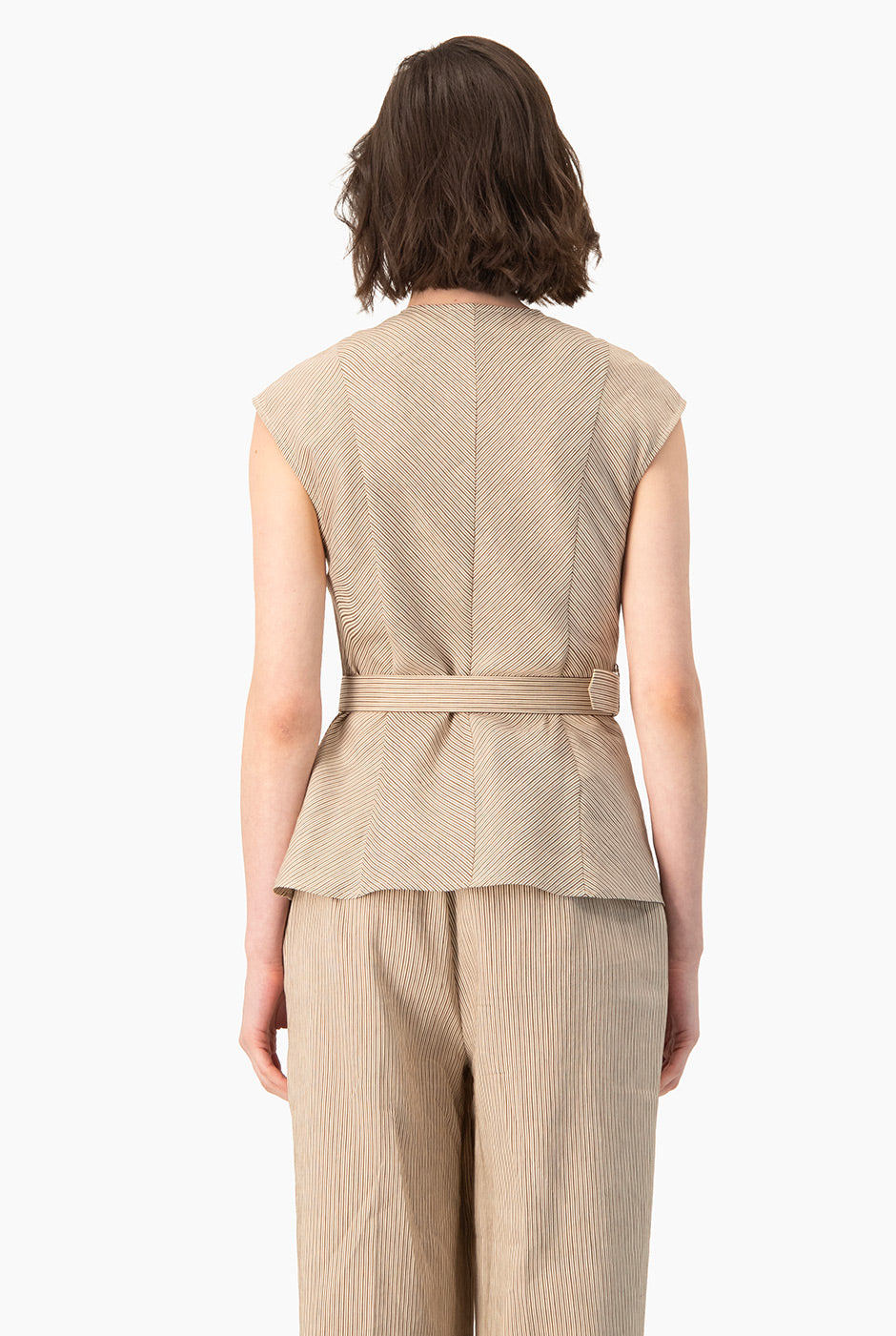 Chaleco Ivonne beige rayado con botones y cinturón