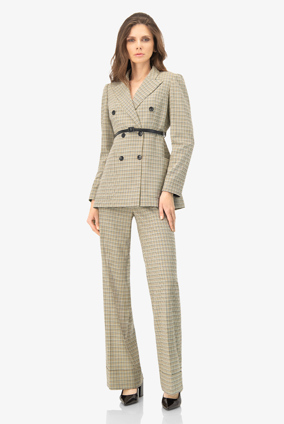 Saco blazer cruzado olivo con doble botonadura y cinturón