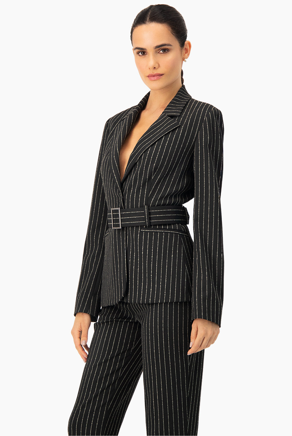 Saco blazer cruzado negro con rayas y cinturón