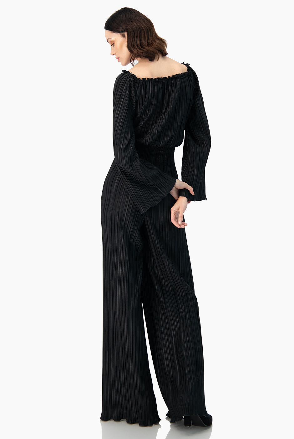 Jumpsuit de pierna amplia y hombros descubiertos