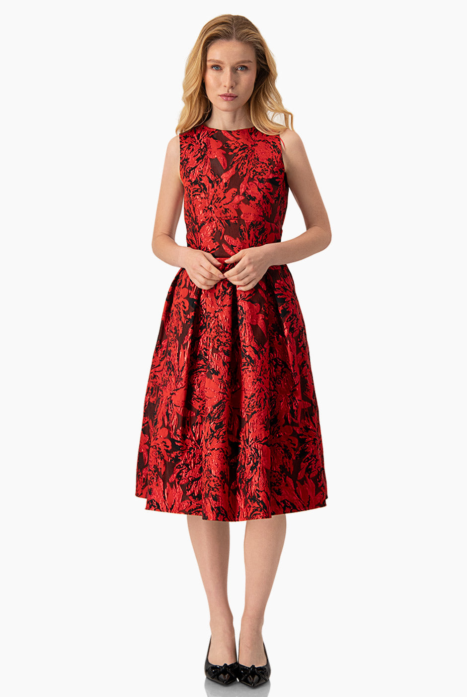 Vestido midi rojo floral sin mangas con cuello redondo