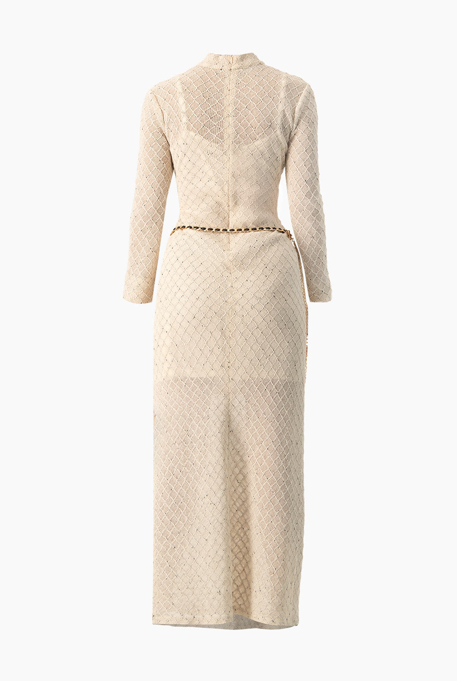 Vestido largo natural con cuello alto y cinturón de cadena