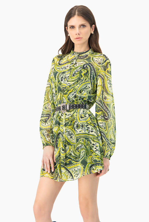 Vestido corto y manga larga