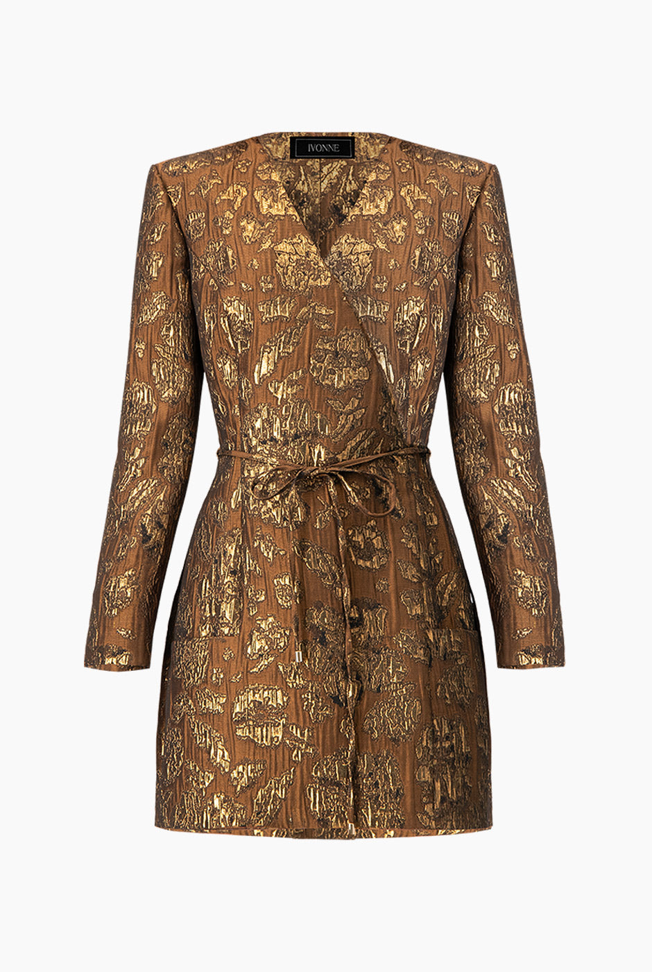 Vestido corto café con escote V y bolsillos frontales