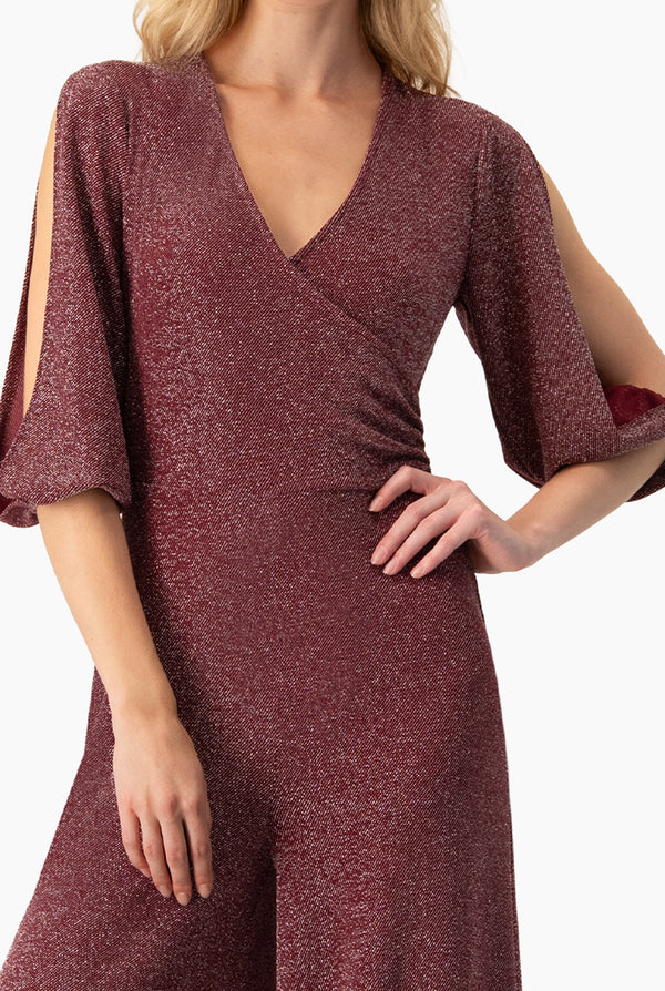 Jumpsuit vino y escote en V