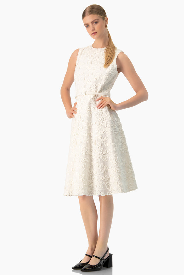 Vestido midi liso sin mangas