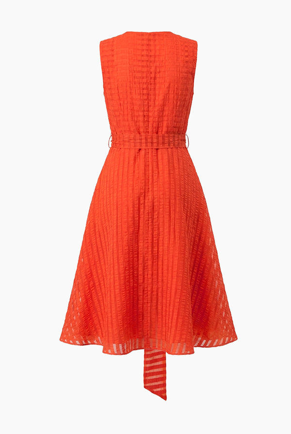 Vestido en linea A con cinta