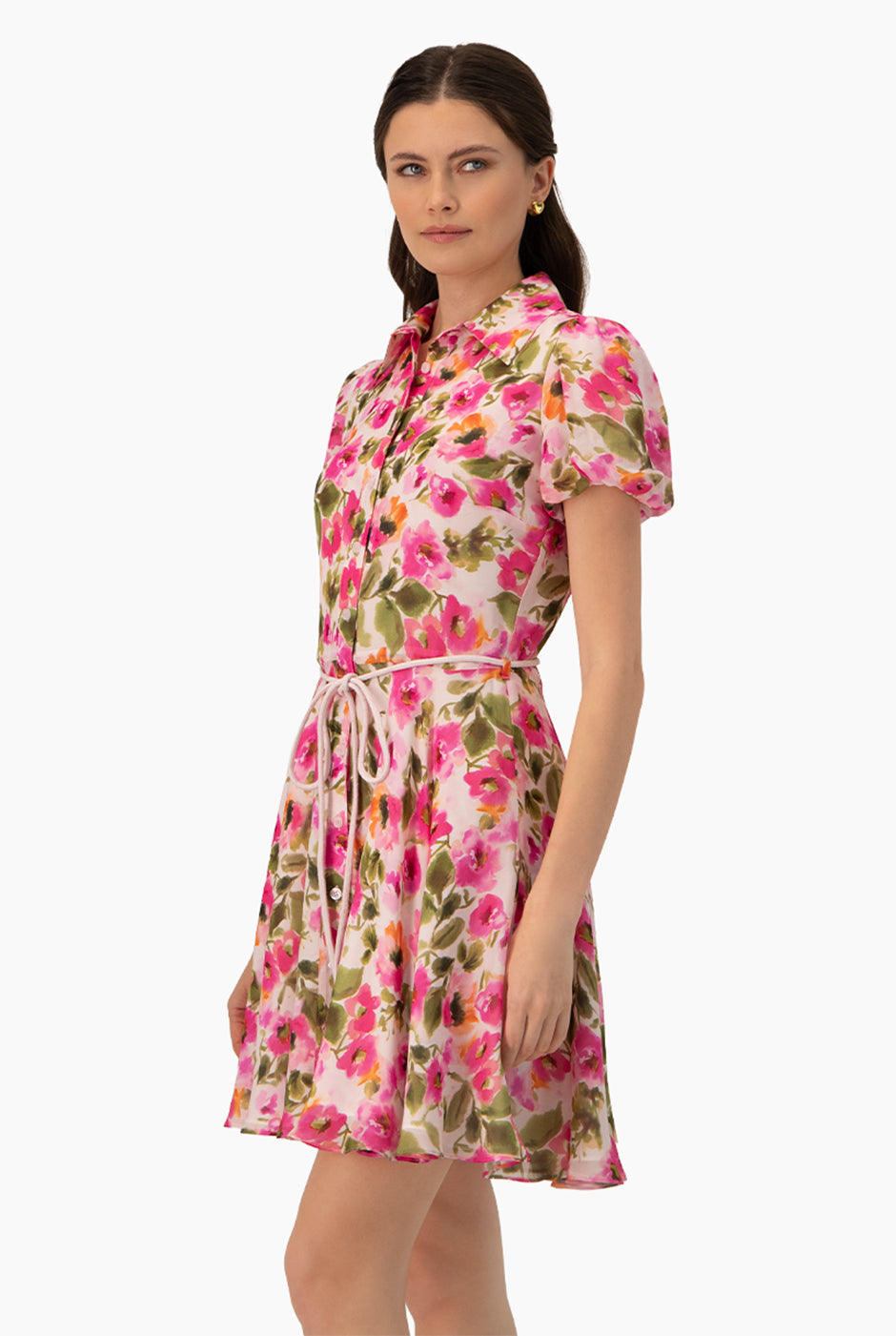 Vestido corto camisero multicolor con botones y cinta en cintura