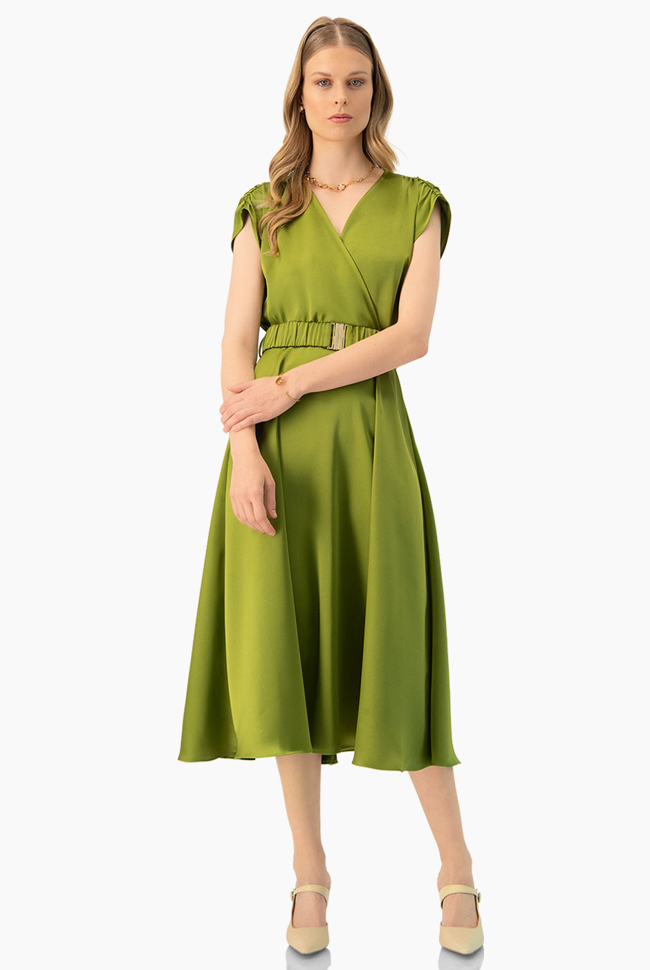 Vestido midi verde con escote en V y cinturón