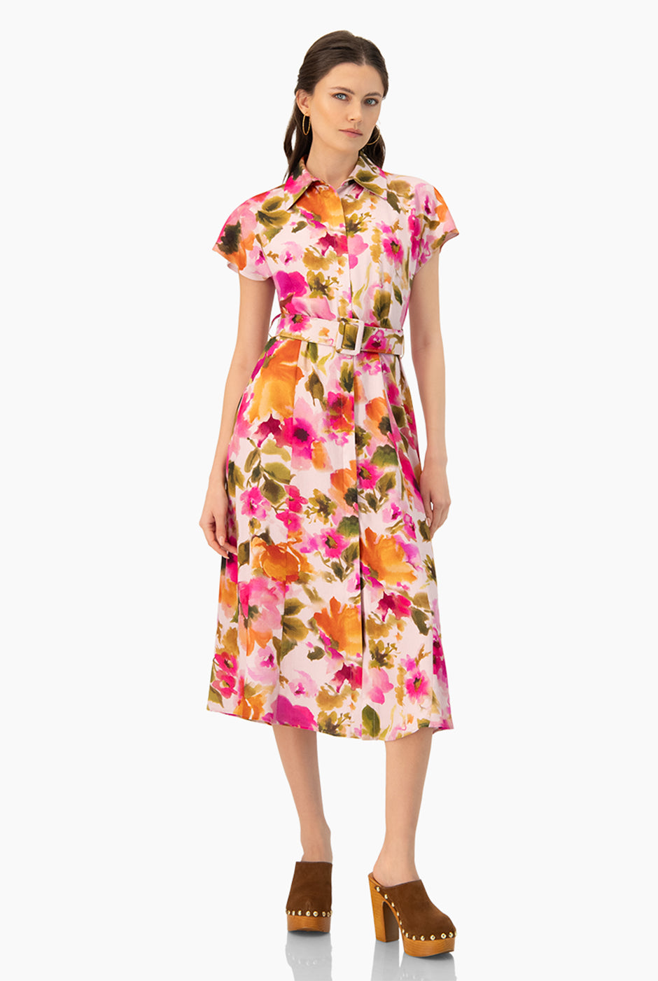 Vestido midi estampado floral con cinturón y cuello camisero