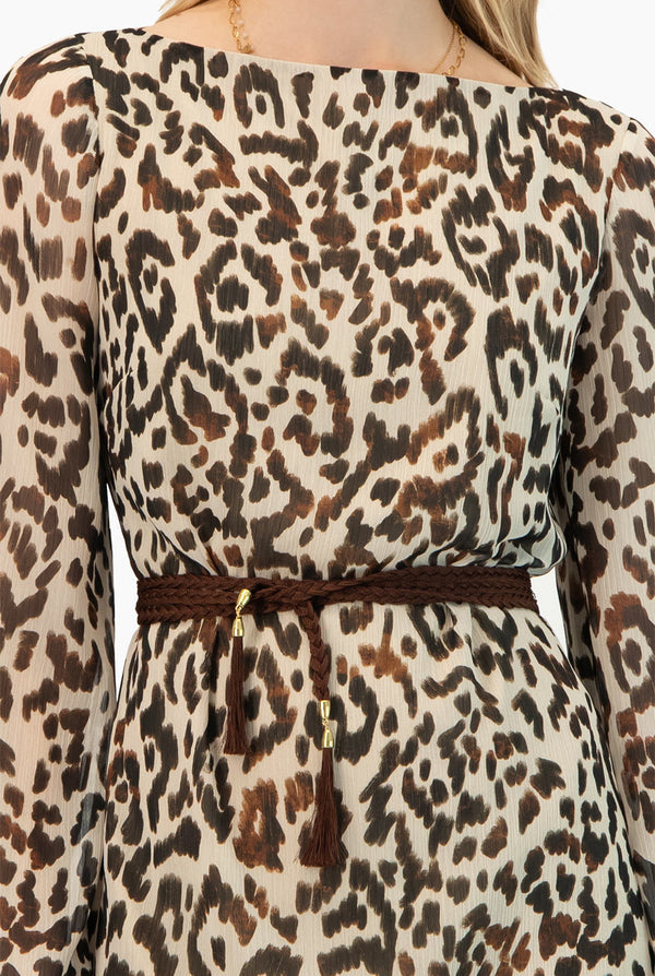 Vestido corto cinta en cintura