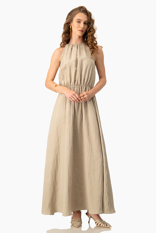 Vestido largo en tono arena