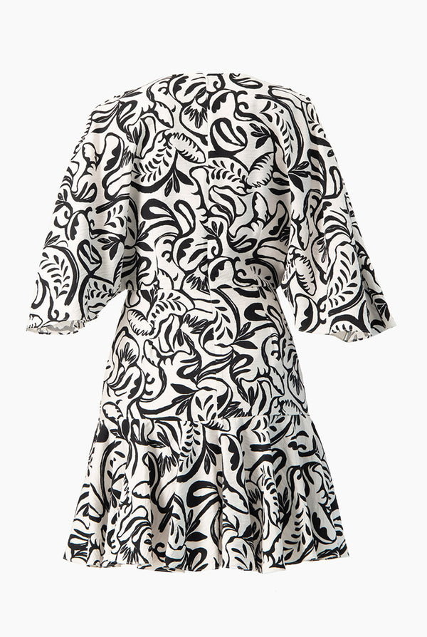 Vestido corto manga tipo murcielago