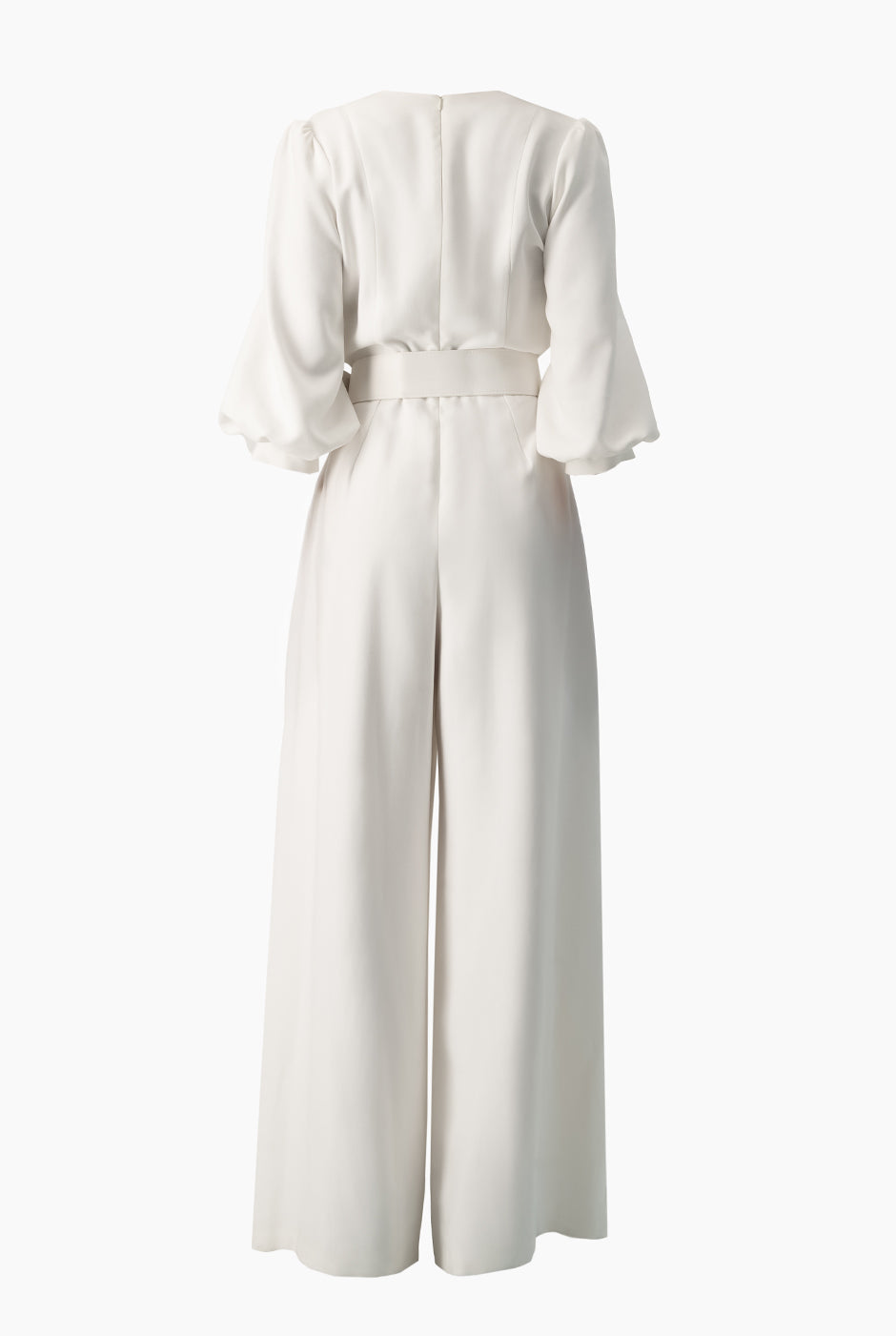 Jumpsuit blanco con cinturón y mangas globo