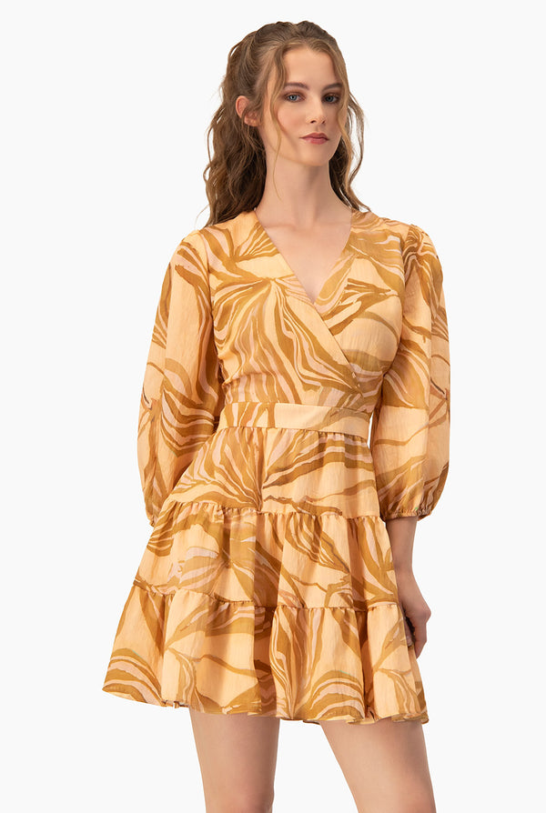Vestido corto de manga abullonada