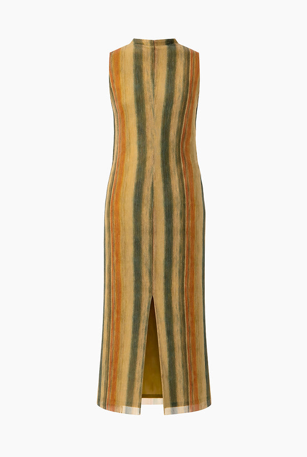 Vestido largo sin mangas y abertura