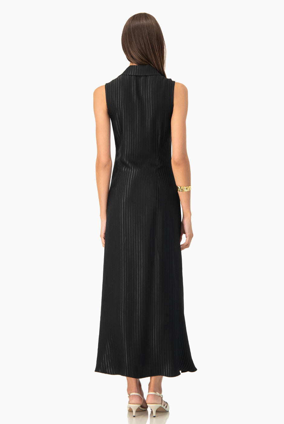 Vestido Ivonne largo negro con escote en V y cinta en cintura