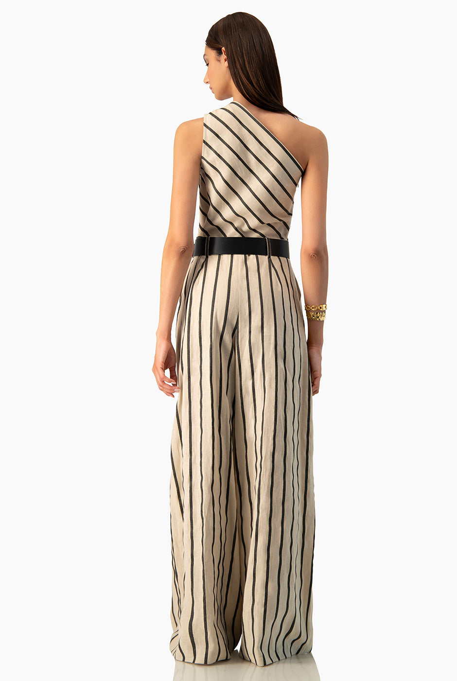Jumpsuit Ivonne rayado beige, un hombro, cinturón negro