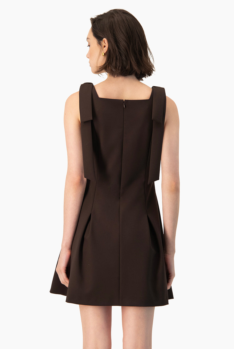 Vestido Ivonne corto café con cintas en los hombros
