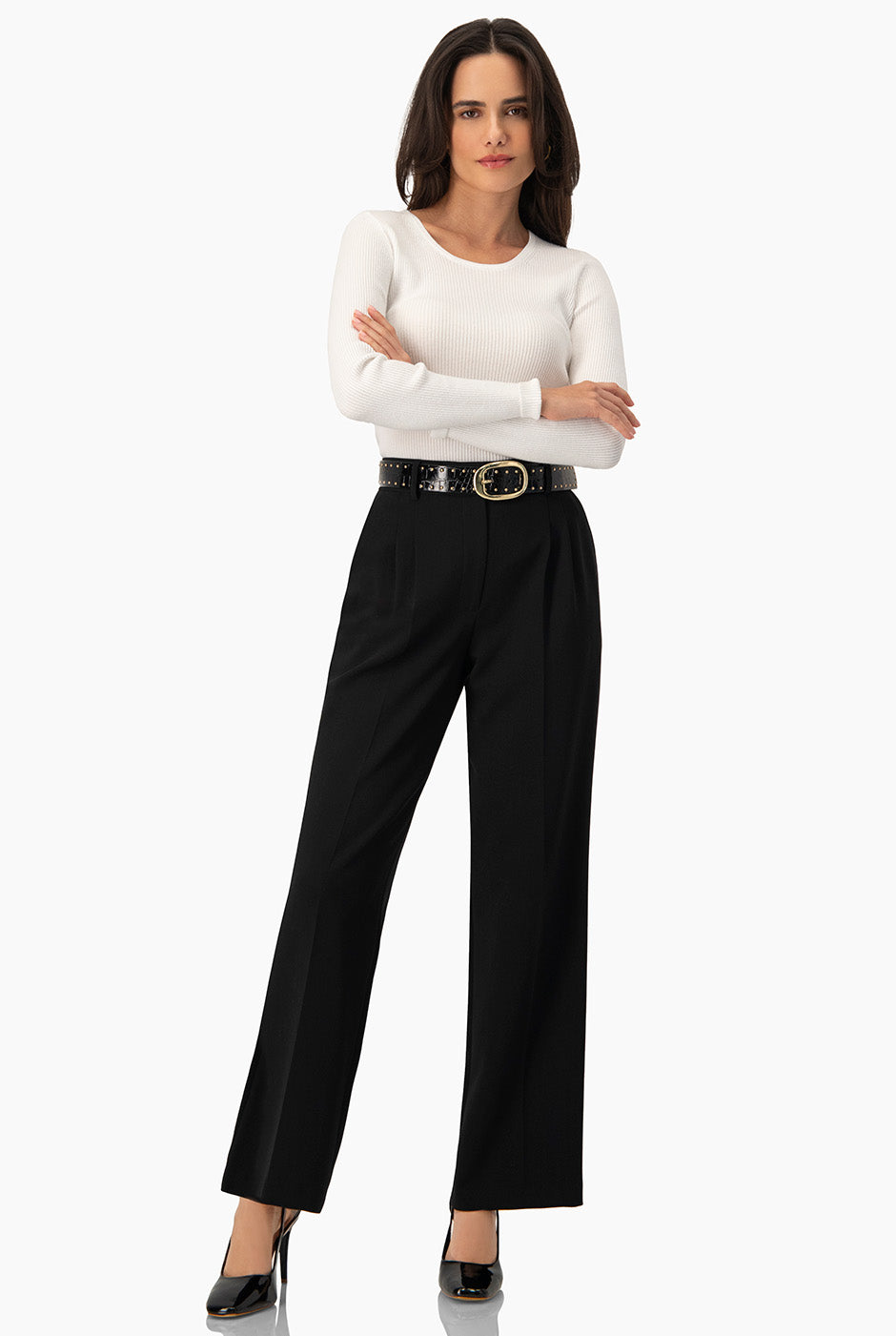 Suéter blanco acanalado con cuello redondo y manga larga