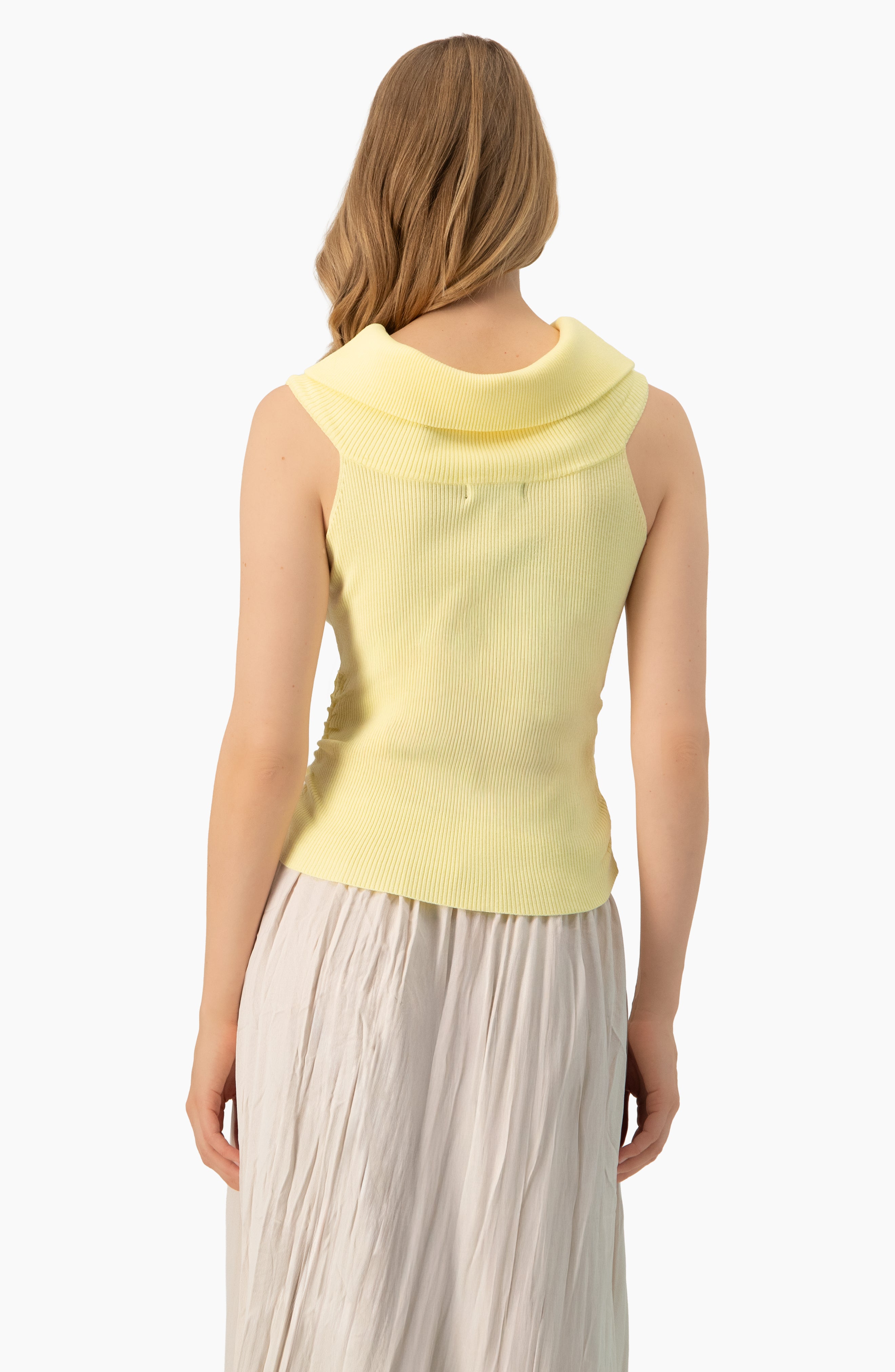 Top rib off-shoulders amarillo claro con costados fruncidos