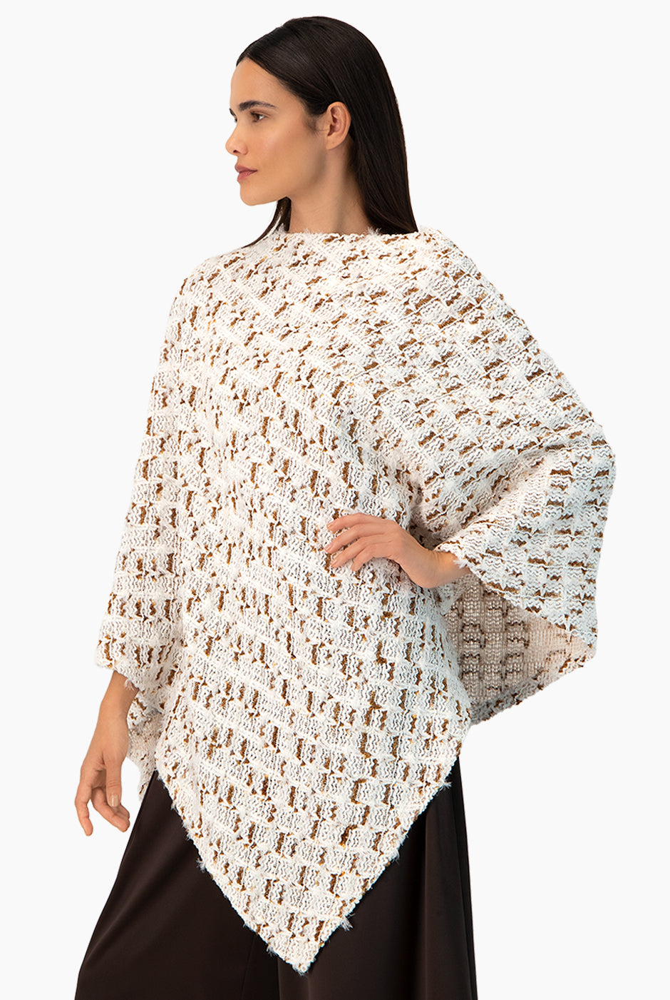 Poncho tejido multicolor con diseño geométrico de Ivonne